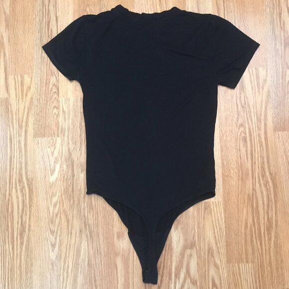 Aritzia Wilfred Free Black Short Sleeve T-shirt Thong Bodysuit Size S - Picture 7 of 7